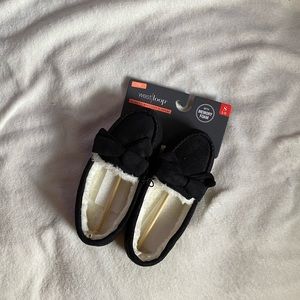 Moccasin slippers  5  black  West Loop